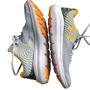 Under Armour Light Gray/Bright Orange Running Shoes.Hustle Size 6Y Camouflage